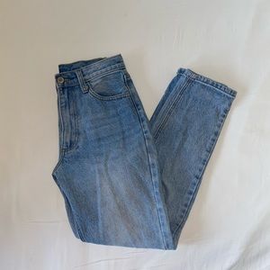 Brandy Melville light washed boyfriend jeans